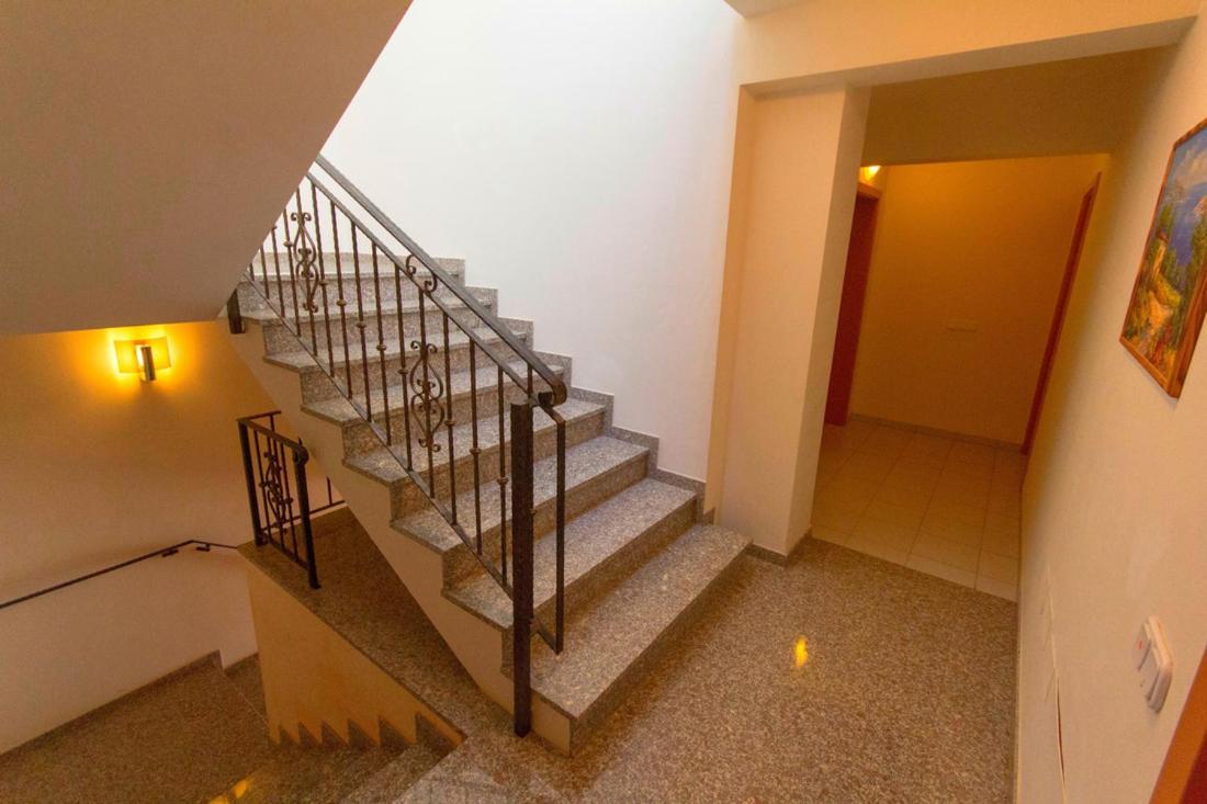 4 Palme Apartments A Funtana Exterior photo